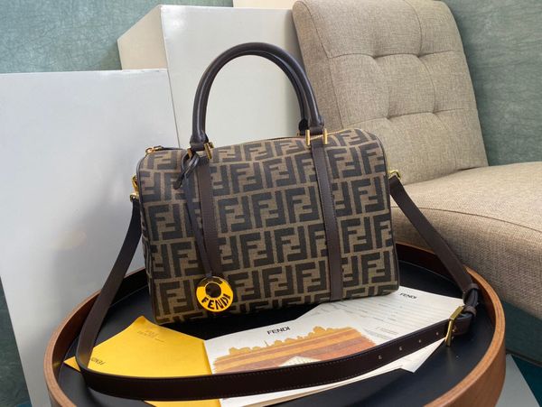 classic lady's handbag 7a high-end custom quality high capacity handbag fashion trend leisure style gold metal accessories with detacha
classic lady's handbag 7a high-end custom quality high capacity handbag fashion trend leisure style gold metal accessories with detacha