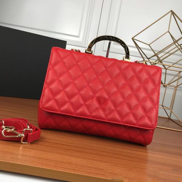 new designer luxury handbags purses designer shoulder bag plain bucket string bag letter belt leather genuine leather classic cowhide
new designer luxury handbags purses designer shoulder bag plain bucket string bag letter belt leather genuine leather classic cowhide