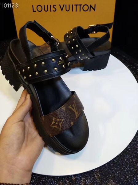 Nw with box l women real leather tud high heel tthick bottom andal rivet 35 42 lipper lide andal outdoor beach flip flop
Nw with box l women real leather tud high heel tthick bottom andal rivet 35 42 lipper lide andal outdoor beach flip flop
