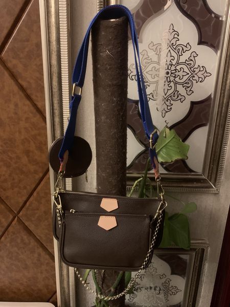 дизайнер несколько pochette кошелек женщина 3set шт сумочки кроссбодите мешок плеча свободного корабля
дизайнер несколько pochette кошелек женщина 3set шт сумочки кроссбодите мешок плеча свободного корабля