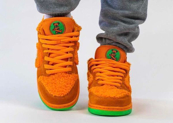 grateful dead x sb dunk low orange bear running shoes ceramic green spark upper suede skateboarding shoes sports sneakers
grateful dead x sb dunk low orange bear running shoes ceramic green spark upper suede skateboarding shoes sports sneakers
