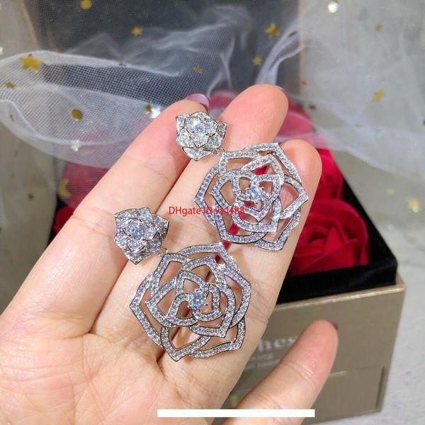 fashion lady designer earrings temperament leisure social gathering shopping earrings earl rose earrings, Golden
fashion lady designer earrings temperament leisure social gathering shopping earrings earl rose earrings, Golden