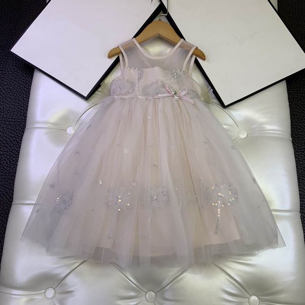 european and american parent-child outfit 2020 spring and summer new styles sleeveless embroidered sequined gauze girl's dress, Blue
european and american parent-child outfit 2020 spring and summer new styles sleeveless embroidered sequined gauze girl's dress, Blue