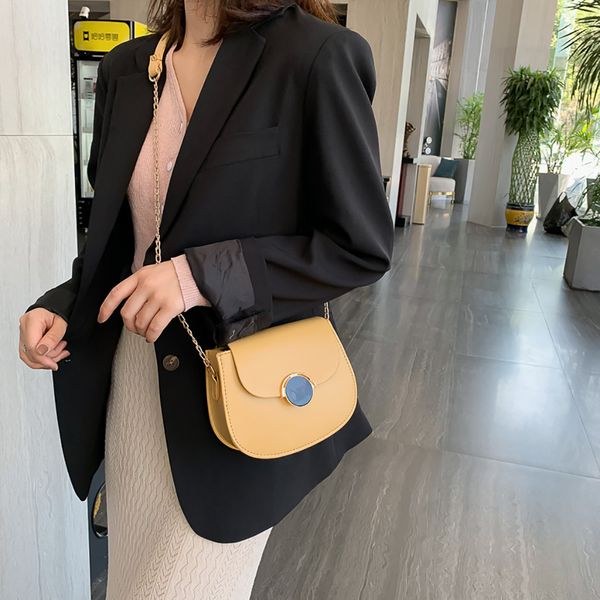 lock small chain women bag retro pu leather solid color semicircle saddle bag female handbag crossbody bolsa feminina
lock small chain women bag retro pu leather solid color semicircle saddle bag female handbag crossbody bolsa feminina