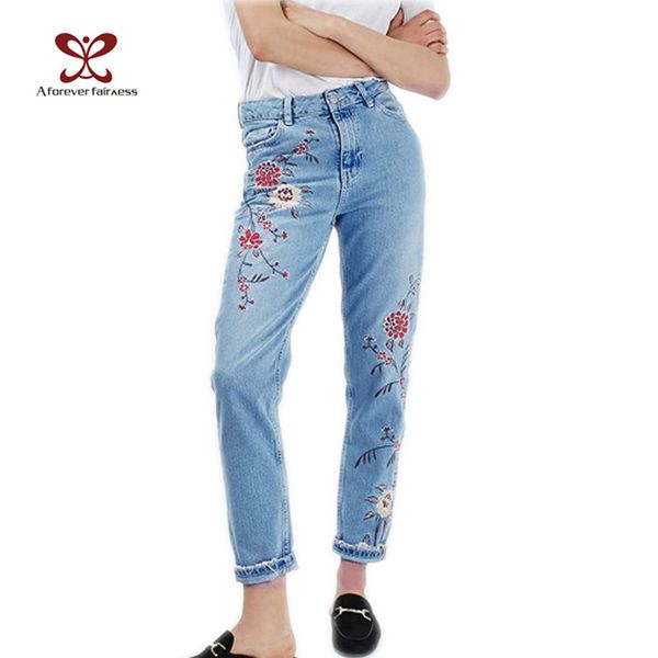 2020 new european spring autumn women fashion high waist embroidery flower jeans floral embroidered women nine pencil pants m302, Blue
2020 new european spring autumn women fashion high waist embroidery flower jeans floral embroidered women nine pencil pants m302, Blue