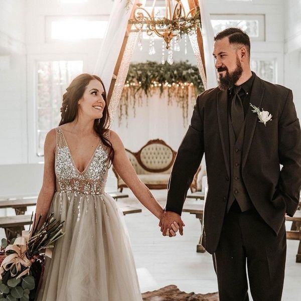 летние пляжные свадебные платья с глубоким v-образным вырезом из бисера и блестками a line tullle дешевые свадебные платья богемия свадебное, White
летние пляжные свадебные платья с глубоким v-образным вырезом из бисера и блестками a line tullle дешевые свадебные платья богемия свадебное, White