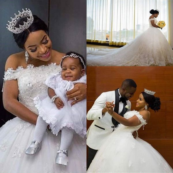 2020 gorgeous off shoulder african ball gown wedding dresses appliqued lace beads formal bridal gown chapel train vestidos de novia al5930, White
2020 gorgeous off shoulder african ball gown wedding dresses appliqued lace beads formal bridal gown chapel train vestidos de novia al5930, White