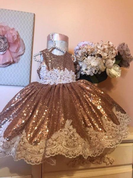 2019 vintage sequins lace flower girls' dresses baby infant toddler baptism clothes with big bow tutu ball gowns birthday party dress, White;blue
2019 vintage sequins lace flower girls' dresses baby infant toddler baptism clothes with big bow tutu ball gowns birthday party dress, White;blue