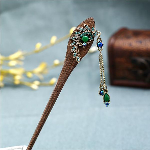 retro crystal rhinestone peacock wooden hair sticks women hair clip chinese bridal wedding hair accessories, White;golden
retro crystal rhinestone peacock wooden hair sticks women hair clip chinese bridal wedding hair accessories, White;golden