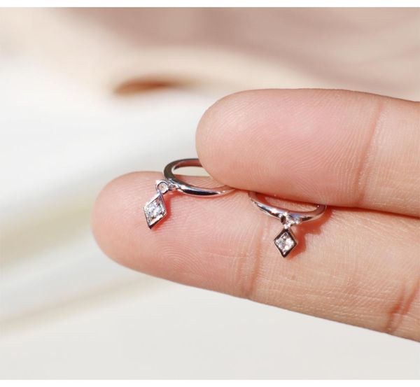 925 sterling silver earrings fashion minimalist geometric rhombus zircon round ear ring drop wild cute female silver ear jewelry, Golden;silver
925 sterling silver earrings fashion minimalist geometric rhombus zircon round ear ring drop wild cute female silver ear jewelry, Golden;silver