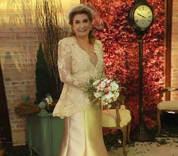 custom made 2020 mother of the bride dresses with long sleeve lace jacket champagne gold plus size mermaid women occasion mother's gown, Black;red
custom made 2020 mother of the bride dresses with long sleeve lace jacket champagne gold plus size mermaid women occasion mother's gown, Black;red