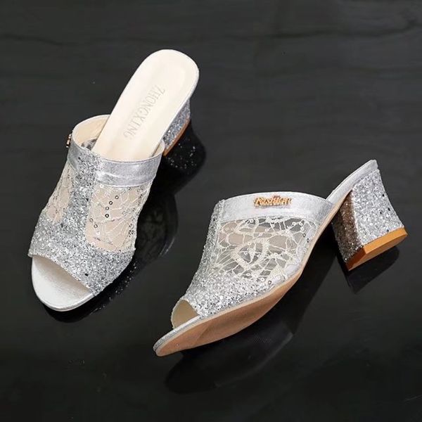 large size sandals 2019 fish mouth one-word lace hollow thick heel female slippers, Black 
large size sandals 2019 fish mouth one-word lace hollow thick heel female slippers, Black