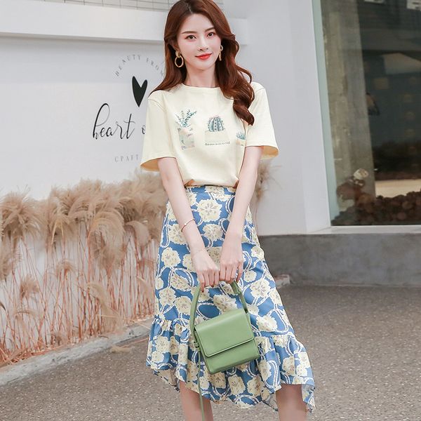 female fashion printing cotton short sleeve t-shirt+irregular floral chiffon fishtail skirt twinset summer women skirts suits, White
female fashion printing cotton short sleeve t-shirt+irregular floral chiffon fishtail skirt twinset summer women skirts suits, White