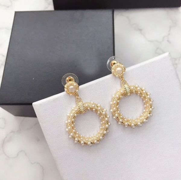 new luxury golden pearl inlaid circle pendant earrings ladies fashion noble wedding earrings retro elegant style, Golden;silver
new luxury golden pearl inlaid circle pendant earrings ladies fashion noble wedding earrings retro elegant style, Golden;silver