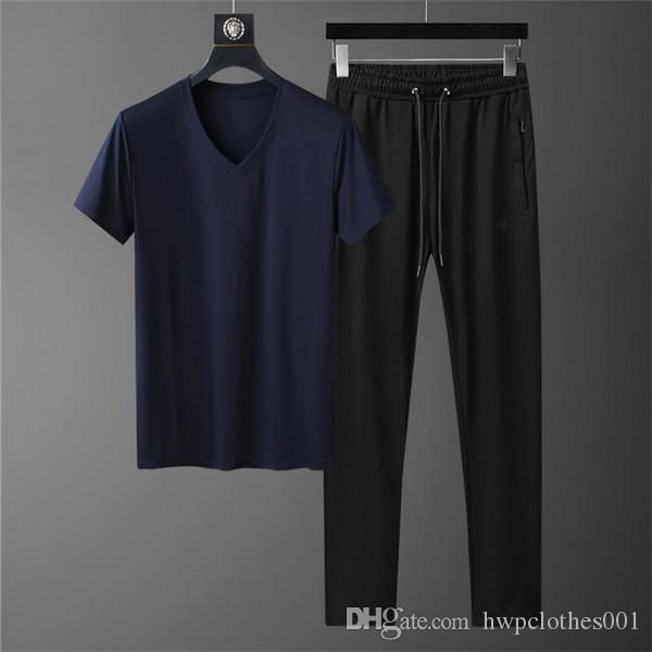 2020 new fashion brand sportswear hoodies and sweatshirts jogging suits in autumn men's outdoor sportswear mens designer tracksuits, Gray
2020 new fashion brand sportswear hoodies and sweatshirts jogging suits in autumn men's outdoor sportswear mens designer tracksuits, Gray