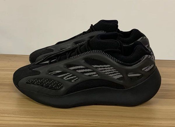 new relase black 700 v3 designer shoes for sale glows in the dark correct version kanye west men womens running shoes
new relase black 700 v3 designer shoes for sale glows in the dark correct version kanye west men womens running shoes
