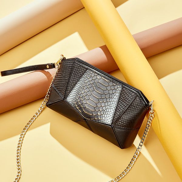 2020 women's serpentine splice fashion genuine leather shoulder bag crossbody bag chain handbag clutch with wristband
2020 women's serpentine splice fashion genuine leather shoulder bag crossbody bag chain handbag clutch with wristband