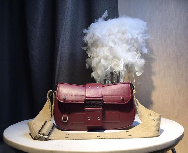 european and american fashion rivet shoulder bag messenger bag 2020 new style wild texture underarm baguette
european and american fashion rivet shoulder bag messenger bag 2020 new style wild texture underarm baguette