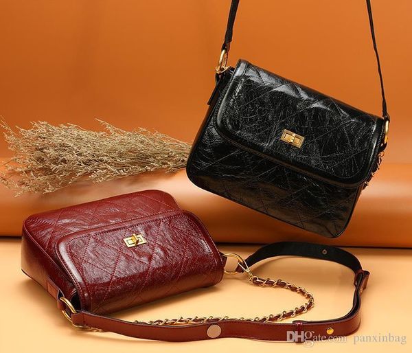 new retro mailbox fashion wax cowhide lady one-shoulder bag european and american diagonal leather lady bag
new retro mailbox fashion wax cowhide lady one-shoulder bag european and american diagonal leather lady bag