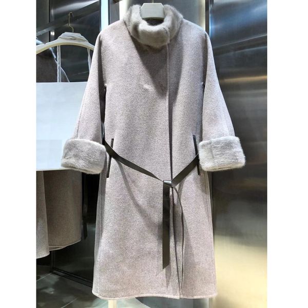 11.19 tailored luxury temperament sleeve collar patchwork mink hair long sleeve fashion wool coat, Black
11.19 tailored luxury temperament sleeve collar patchwork mink hair long sleeve fashion wool coat, Black