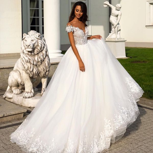 flawless beaded lace wedding dresses off the shoulder appliqued bridal gowns tulle sweep train a line covered buttons back robe de mariée, White
flawless beaded lace wedding dresses off the shoulder appliqued bridal gowns tulle sweep train a line covered buttons back robe de mariée, White