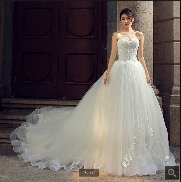 2020 new real picture ball gown v neck wedding dresses white lace appliques beaded sequins court train bridal gowns selling bride dress
2020 new real picture ball gown v neck wedding dresses white lace appliques beaded sequins court train bridal gowns selling bride dress