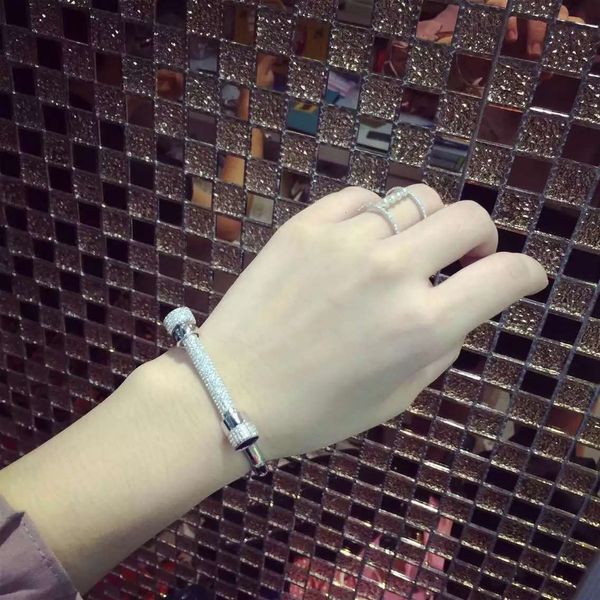 personality filled with diamond horse's hoof screw d form bracelet lovers bracelet trend originality bracelet hand ornaments, Golden;silver
personality filled with diamond horse's hoof screw d form bracelet lovers bracelet trend originality bracelet hand ornaments, Golden;silver