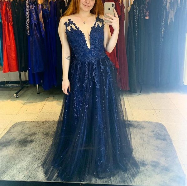 attractive lace appliques deep v neck prom formal dresses 2020 sleeveless tulle evening gown navy blue vestidos de fiesta, Black
attractive lace appliques deep v neck prom formal dresses 2020 sleeveless tulle evening gown navy blue vestidos de fiesta, Black