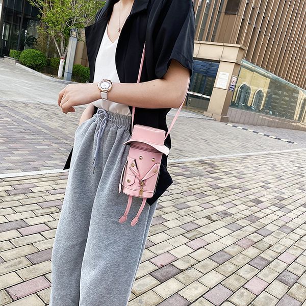 2020 new women's shoulder bag korean version of the super fire straw hat villain bucket bag mini shoulder messenger
2020 new women's shoulder bag korean version of the super fire straw hat villain bucket bag mini shoulder messenger