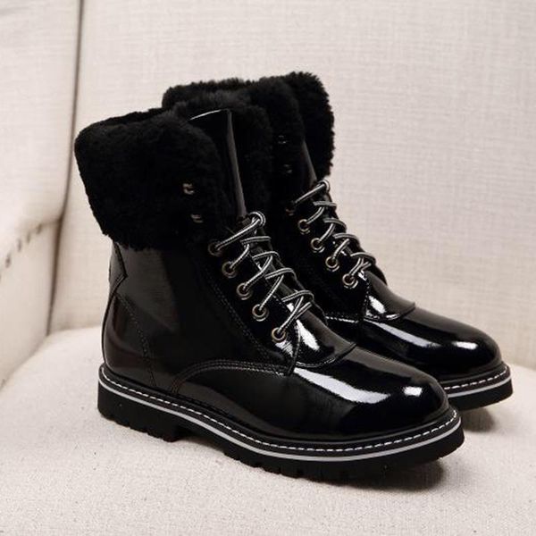 short tube martin boots women's winter new leather plus velvet anti-skiing boots fashion wild short shoes personality high-end
short tube martin boots women's winter new leather plus velvet anti-skiing boots fashion wild short shoes personality high-end