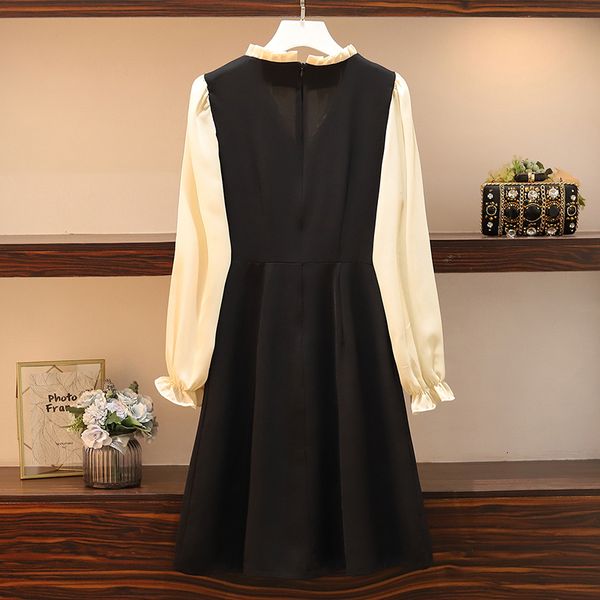 плюс размер женщин элегантные платья 2020 новая мода крест плиссированные v-образным вырезом фонарь с длинным рукавом лоскутная дамы a-line, Black;gray 
плюс размер женщин элегантные платья 2020 новая мода крест плиссированные v-образным вырезом фонарь с длинным рукавом лоскутная дамы a-line, Black;gray