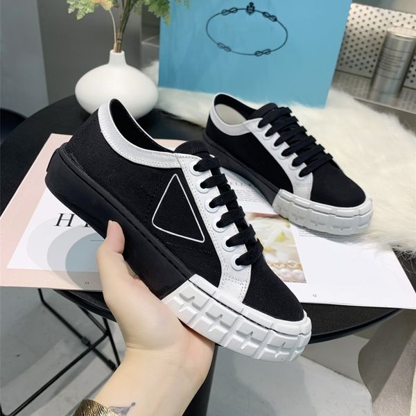 2020 latest designer catwalk luxury womens shoes tire texture rubber sole sneakers women high-shoes and women low-shoe 111235, Black
2020 latest designer catwalk luxury womens shoes tire texture rubber sole sneakers women high-shoes and women low-shoe 111235, Black