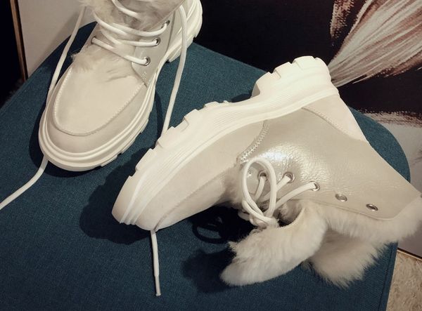 wholesale original luxury snow boots(4colors),brand ankle boots, luxury short boots, made by lamb skin, Black
wholesale original luxury snow boots(4colors),brand ankle boots, luxury short boots, made by lamb skin, Black