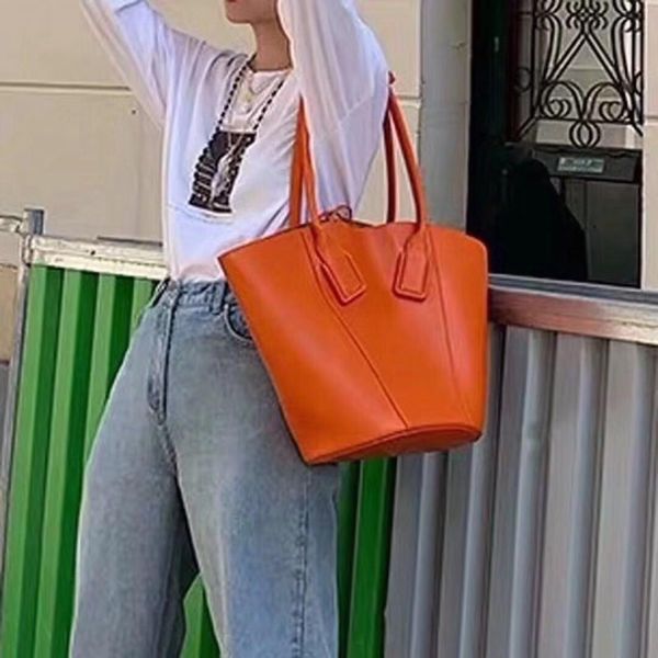 2019 ladies leather mother bag italian designer ladies shoulder bag bundled closed open bucket bag with zipper handbag
2019 ladies leather mother bag italian designer ladies shoulder bag bundled closed open bucket bag with zipper handbag