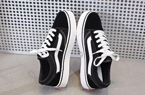 Классика Старый Skool Холст Мужчины Женщины Повседневная обувь Classic Black White Скейтборд обувь 7880
Классика Старый Skool Холст Мужчины Женщины Повседневная обувь Classic Black White Скейтборд обувь 7880