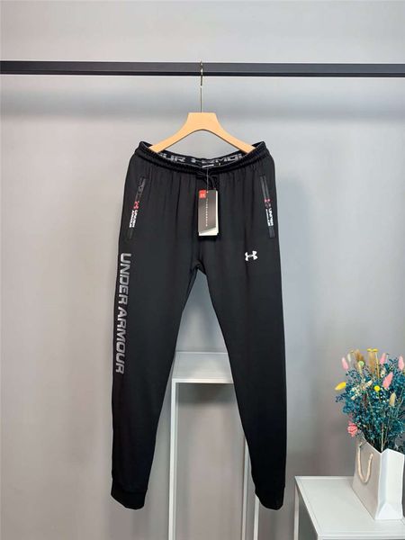 модные мужские дизайнерские брюки jogger новое поступление мужчины бренд спортивные брюки с логотипом полная длина активный топ мужчины trou, Black
модные мужские дизайнерские брюки jogger новое поступление мужчины бренд спортивные брюки с логотипом полная длина активный топ мужчины trou, Black