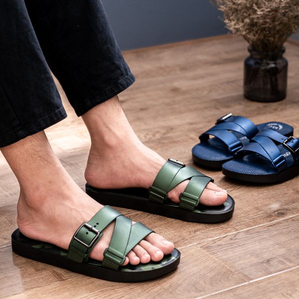 new style men's flip-flops men's korean version trend fashion personality beach shoes men's casual non-slip cool slippers, Black
new style men's flip-flops men's korean version trend fashion personality beach shoes men's casual non-slip cool slippers, Black