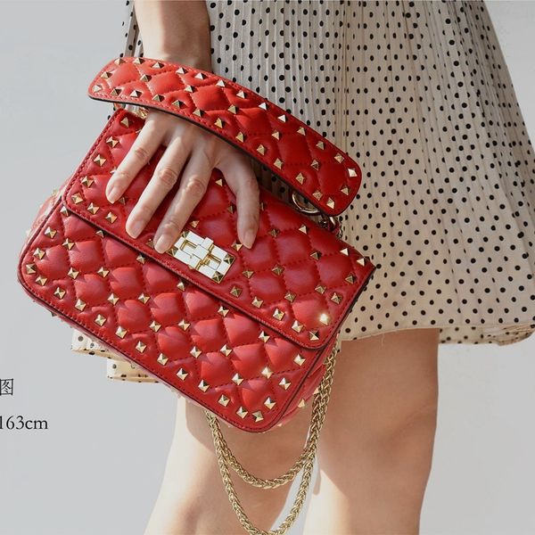 натуральная кожа женщина пакет овчины заклепки рука небольшой одноместный плеча satchel
натуральная кожа женщина пакет овчины заклепки рука небольшой одноместный плеча satchel