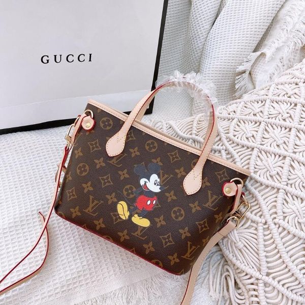 classic new 2020 ladies classic handbag leather wild cartoon large capacity shoulder bag female crossbody bag
classic new 2020 ladies classic handbag leather wild cartoon large capacity shoulder bag female crossbody bag