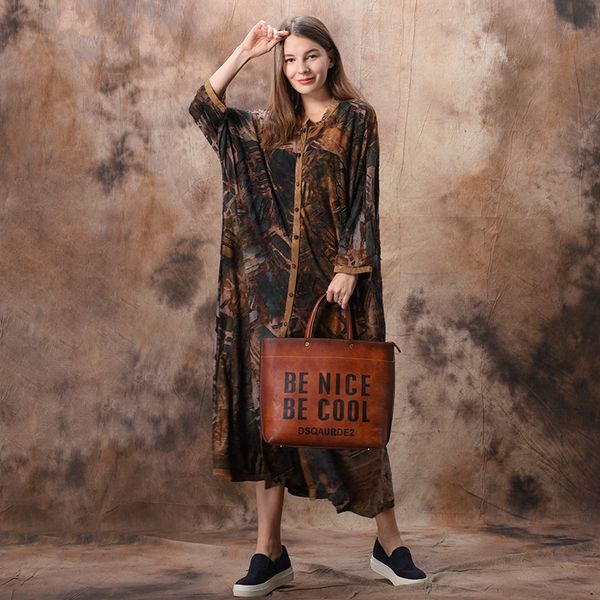 women spring summer retro printed plus size trench coat ladies print outerwear female loose vintage overcoat long coat 2019, Tan;black
women spring summer retro printed plus size trench coat ladies print outerwear female loose vintage overcoat long coat 2019, Tan;black
