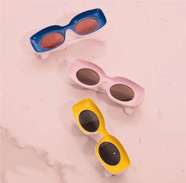 new fashion sunglasses special design color square frame round lens avant-garde style crazy interesting design, White;black
new fashion sunglasses special design color square frame round lens avant-garde style crazy interesting design, White;black