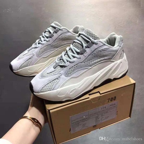 New Released 700 V2 Static Running Shoes Kanye West Fashion Designer Glow In The Dark Basf Athletic Sports Shoes Size 36-45
New Released 700 V2 Static Running Shoes Kanye West Fashion Designer Glow In The Dark Basf Athletic Sports Shoes Size 36-45