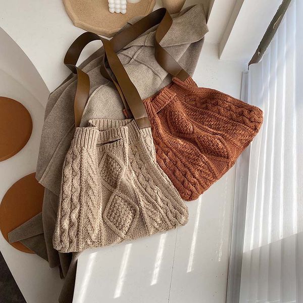 мода вязание шерсть crossbody сумки для женщин 2019 роскошные сумки женские сумки дизайнер простой путешествия плеча посланник
мода вязание шерсть crossbody сумки для женщин 2019 роскошные сумки женские сумки дизайнер простой путешествия плеча посланник