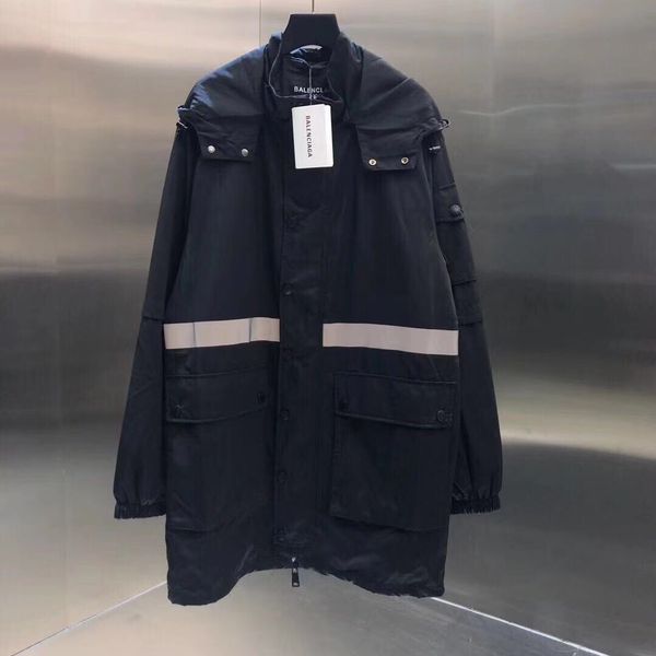 New heavy duty watermarking jean jacket matching leather brand detail of men and women perfectly make old water wa hing proce 078, Black;brown
New heavy duty watermarking jean jacket matching leather brand detail of men and women perfectly make old water wa hing proce 078, Black;brown