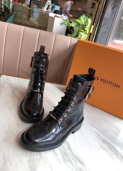 2020 new men women flats sneakers green black white navy red green rainbow fashion leather shoes outdoor casual walking
2020 new men women flats sneakers green black white navy red green rainbow fashion leather shoes outdoor casual walking