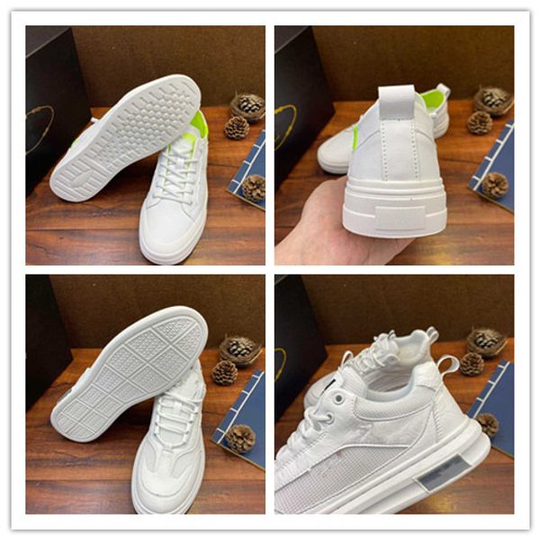 exclusive explosion models, the upper is made of special cowhide sheepskin lining, wear-resistant rubber outsole, stylish personality, Black
exclusive explosion models, the upper is made of special cowhide sheepskin lining, wear-resistant rubber outsole, stylish personality, Black