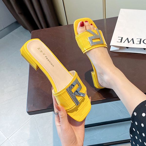 metal letter low heel slippers women square toe slippers summer outdoor fashion open toe slides sandals women 2020, Black
metal letter low heel slippers women square toe slippers summer outdoor fashion open toe slides sandals women 2020, Black