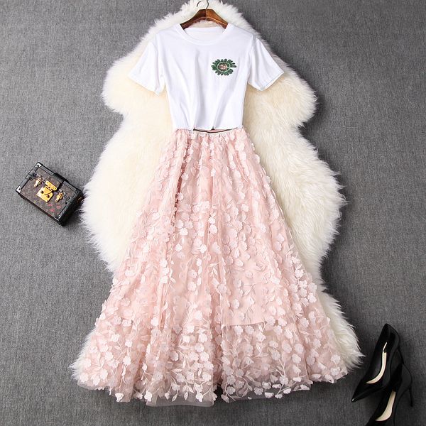 new european and american women's dresses for spring 2020 short sleeved sequined t-shirt applique embroidered skirt fashion suit, White
new european and american women's dresses for spring 2020 short sleeved sequined t-shirt applique embroidered skirt fashion suit, White