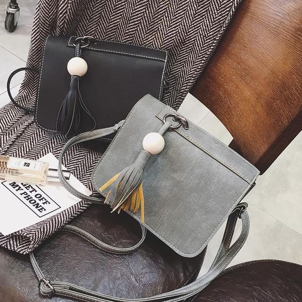 women's shoulder bag diagonal straddle bag 2020 new retro wooden ball fringe small square fashion pendant women's
women's shoulder bag diagonal straddle bag 2020 new retro wooden ball fringe small square fashion pendant women's