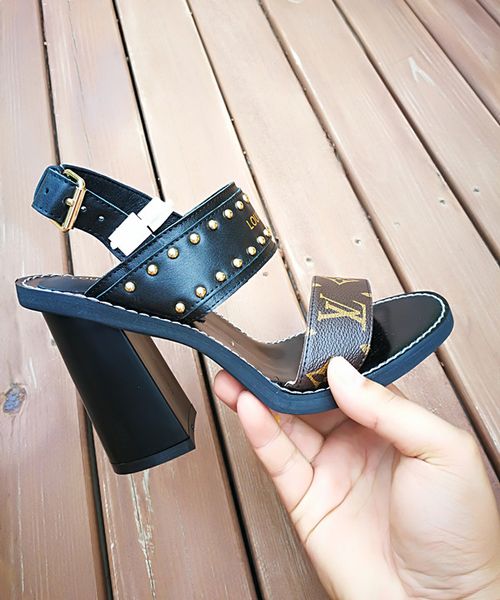 Branded Women Print Leather Normad Sandal Leather Sole Perfect Chunky High Heel Canvas Plain Stud Sandal
Branded Women Print Leather Normad Sandal Leather Sole Perfect Chunky High Heel Canvas Plain Stud Sandal